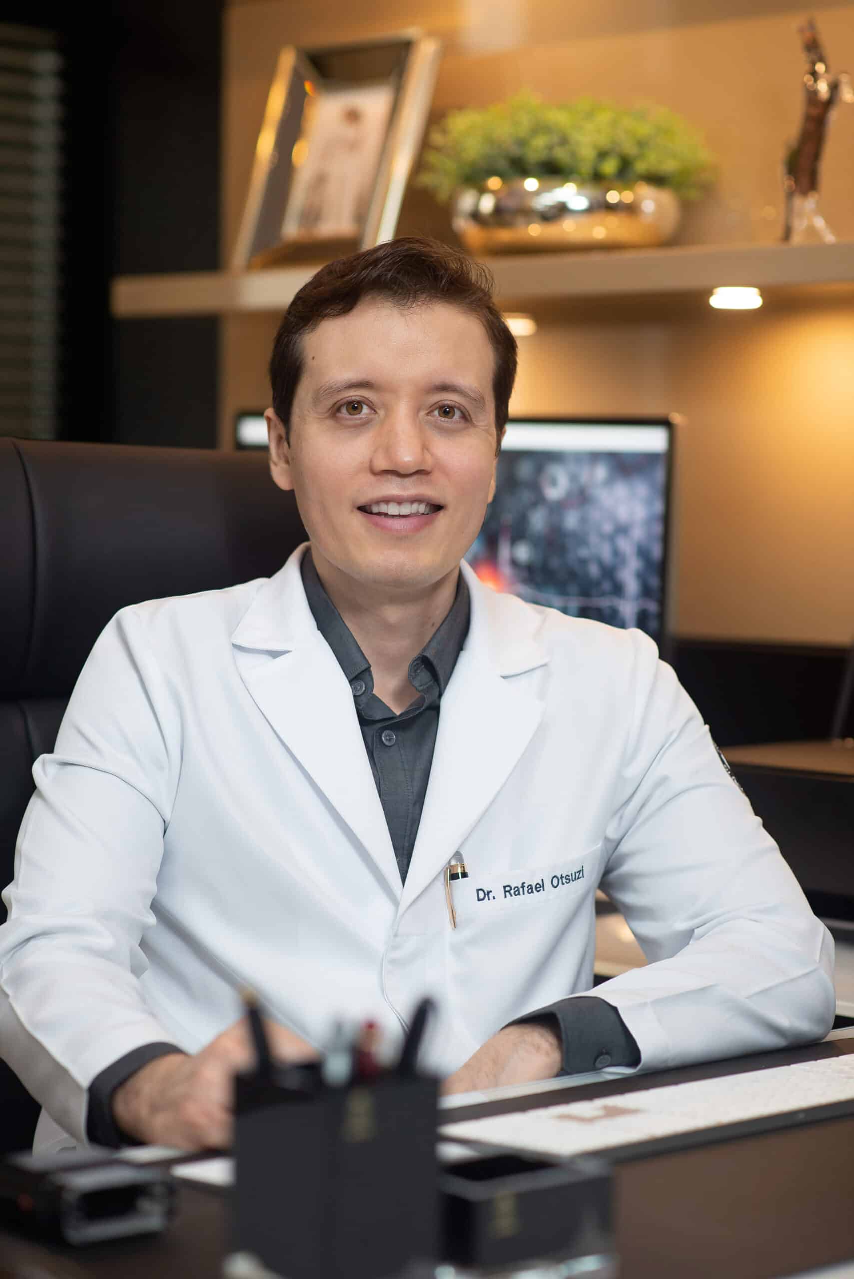 Dr. Rafael Vinícius Otsuzi, Cardiologista.